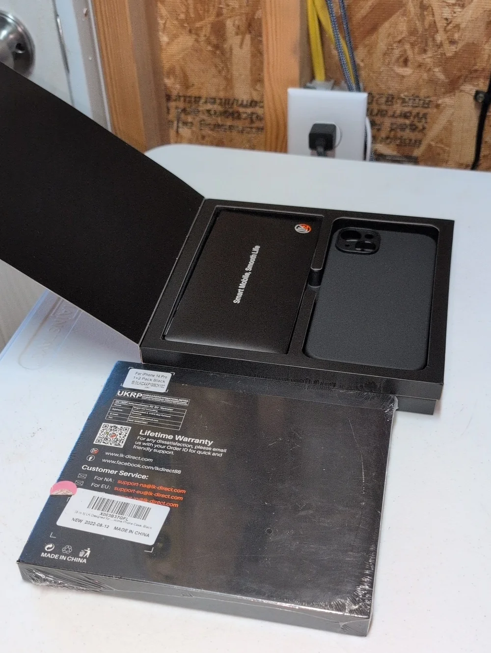 2-iphone 14 Plus/14 Max  Matte Black iPhone Case with Protective Box. (95)